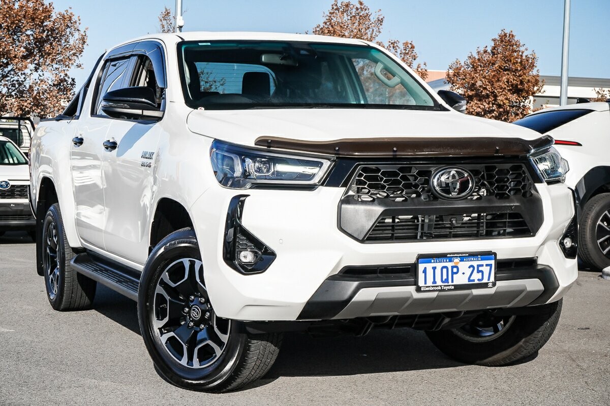 Toyota Hilux image 1