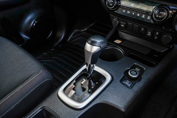 https://vehicle-cdn.autoleague.cloud/34708_12068501_18.jpg