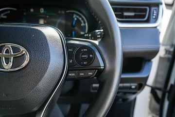 https://vehicle-cdn.autoleague.cloud/34708_12078665_15.jpg