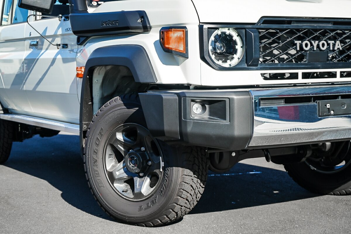 Toyota Landcruiser image 2