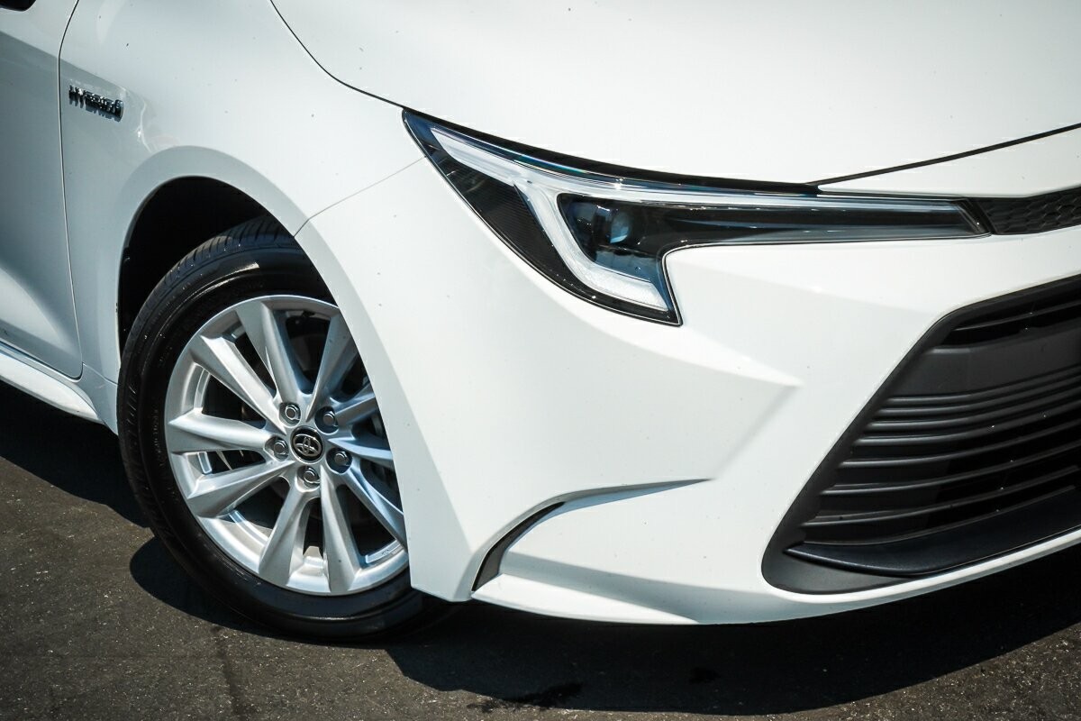 Toyota Corolla image 2