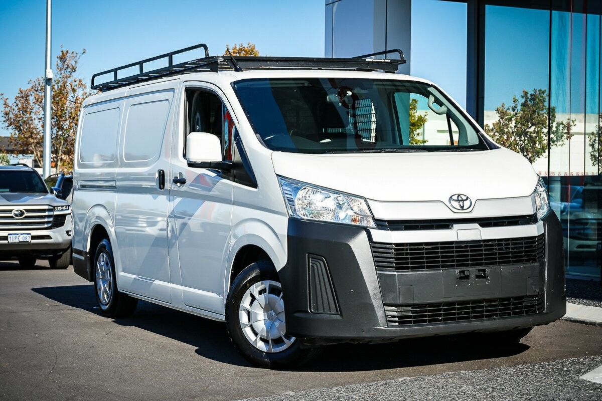 Toyota Hiace image 1