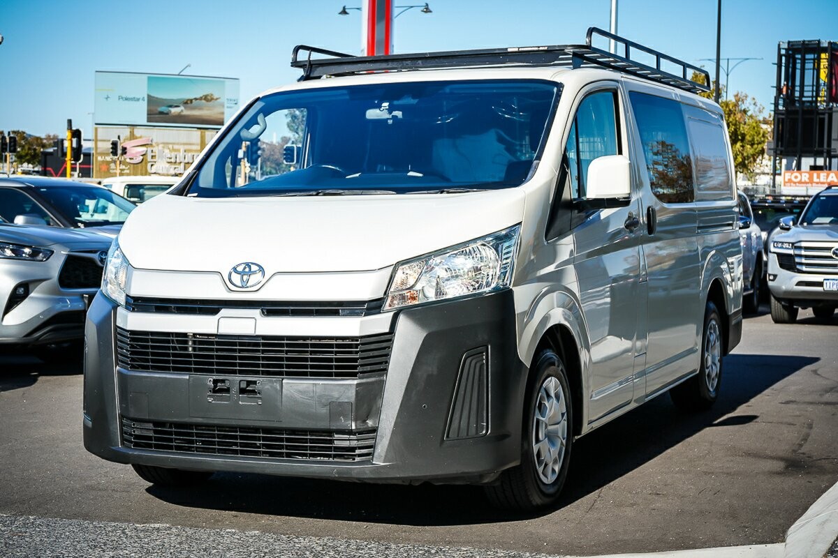 Toyota Hiace image 4