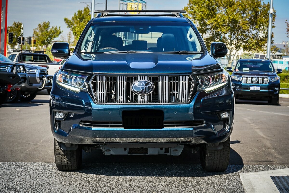 Toyota Landcruiser Prado image 3
