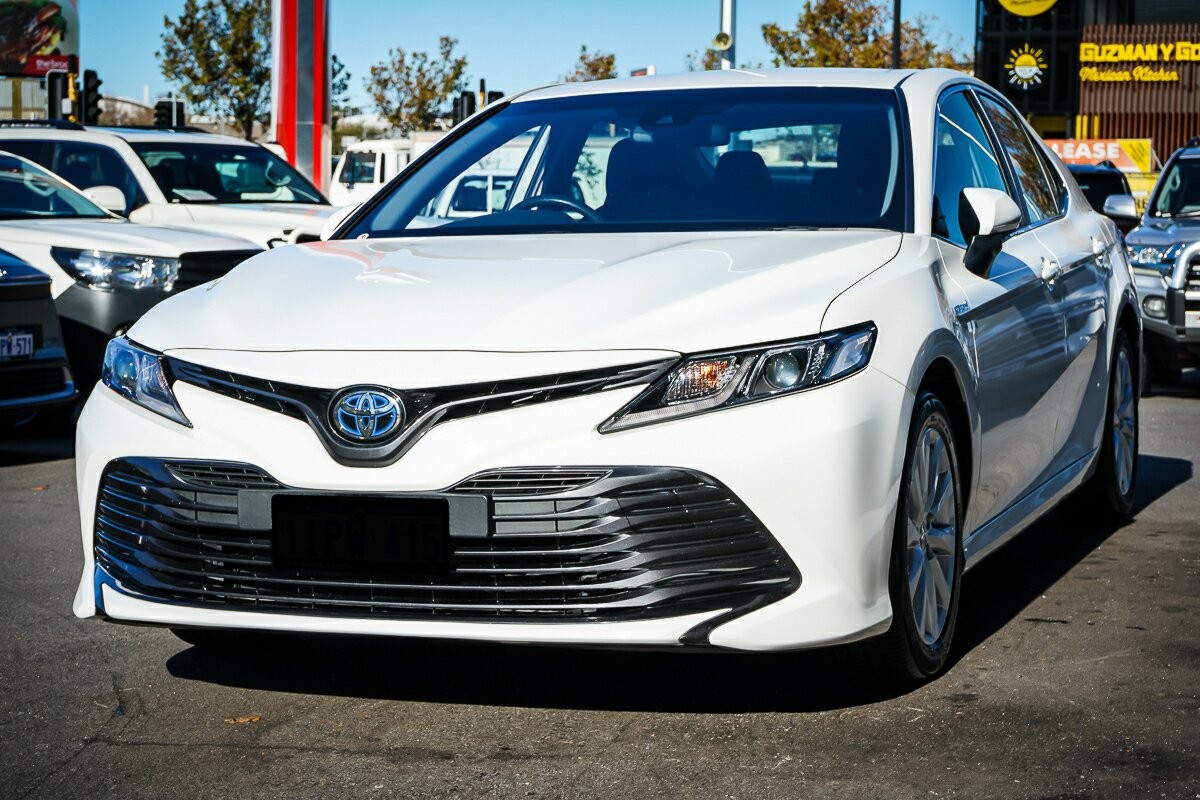 Toyota Camry image 4