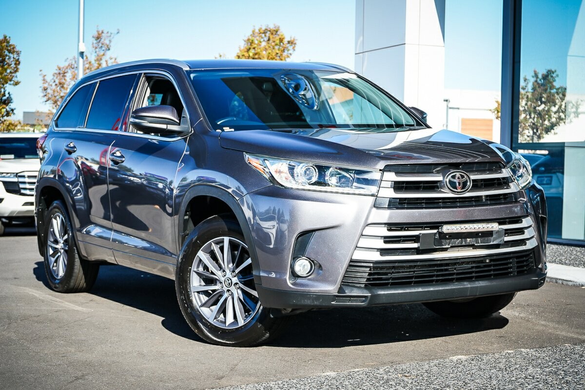 Toyota Kluger image 1
