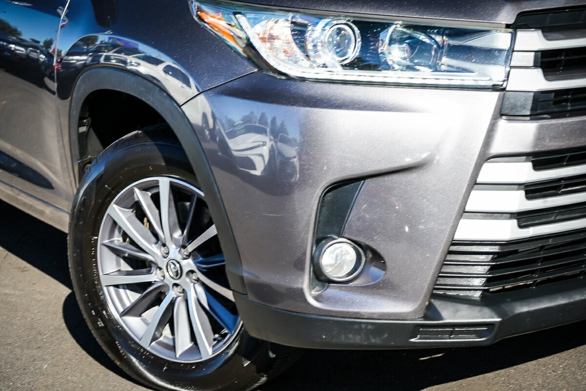 Toyota Kluger image 2