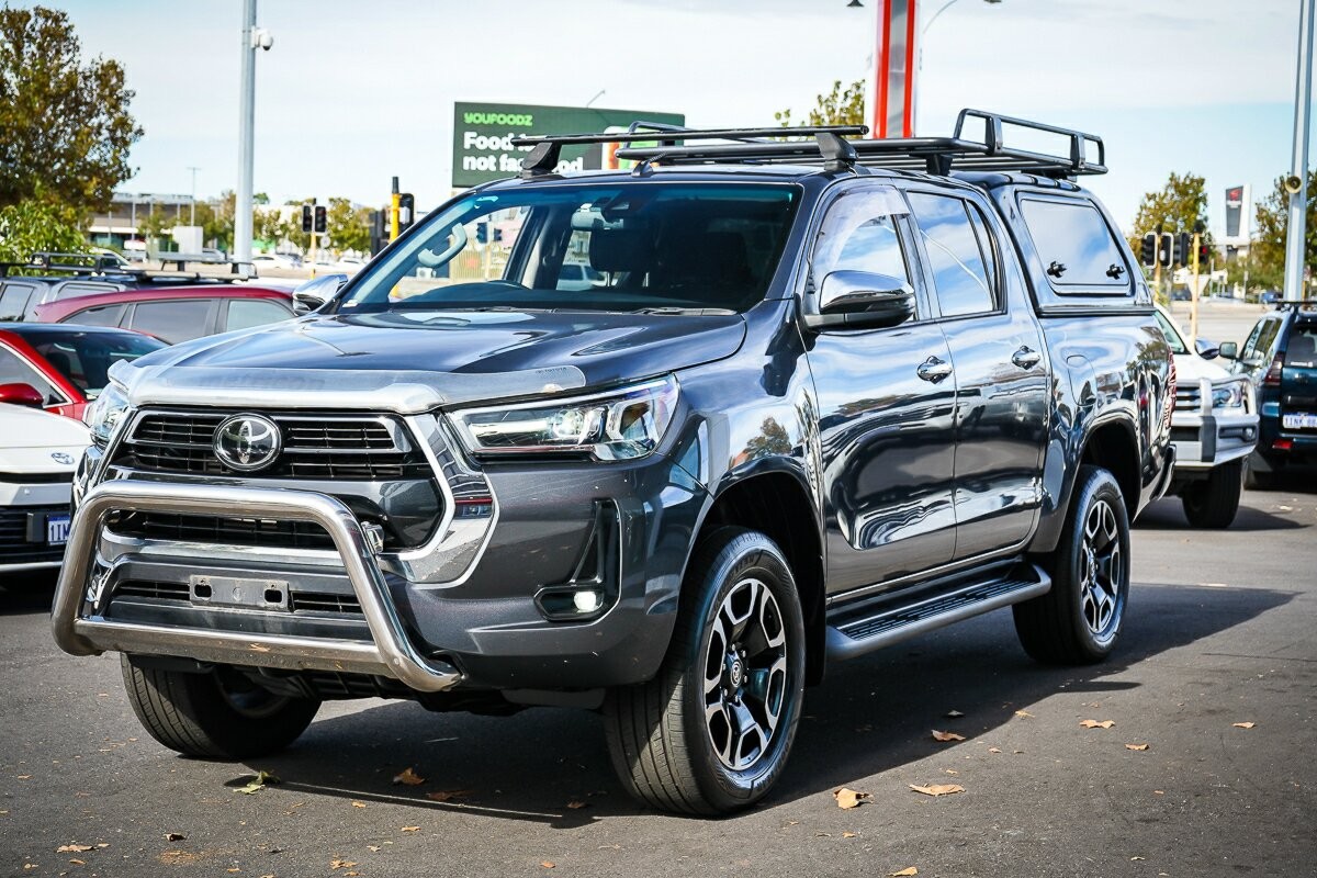 Toyota Hilux image 4