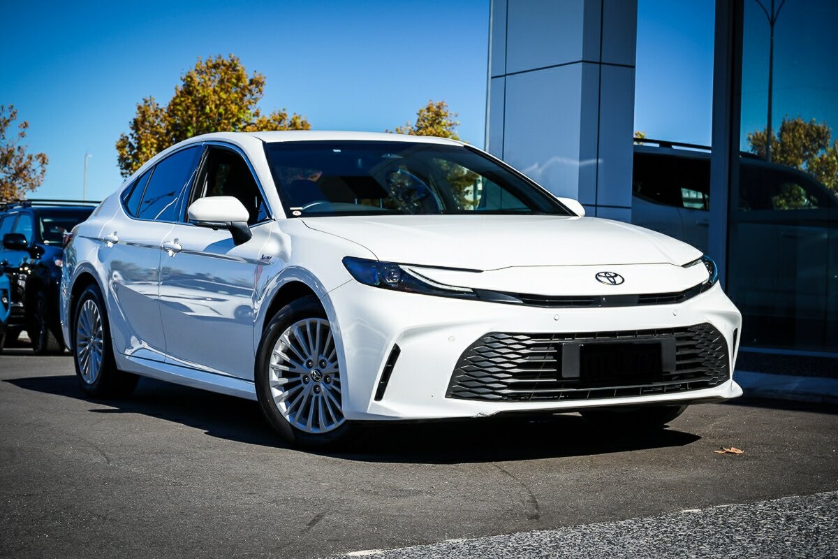 Toyota Camry image 1