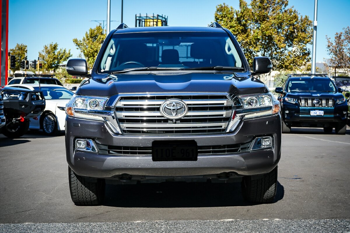 Toyota Landcruiser image 3