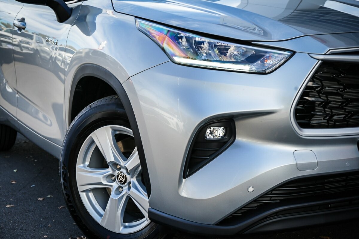 Toyota Kluger image 2