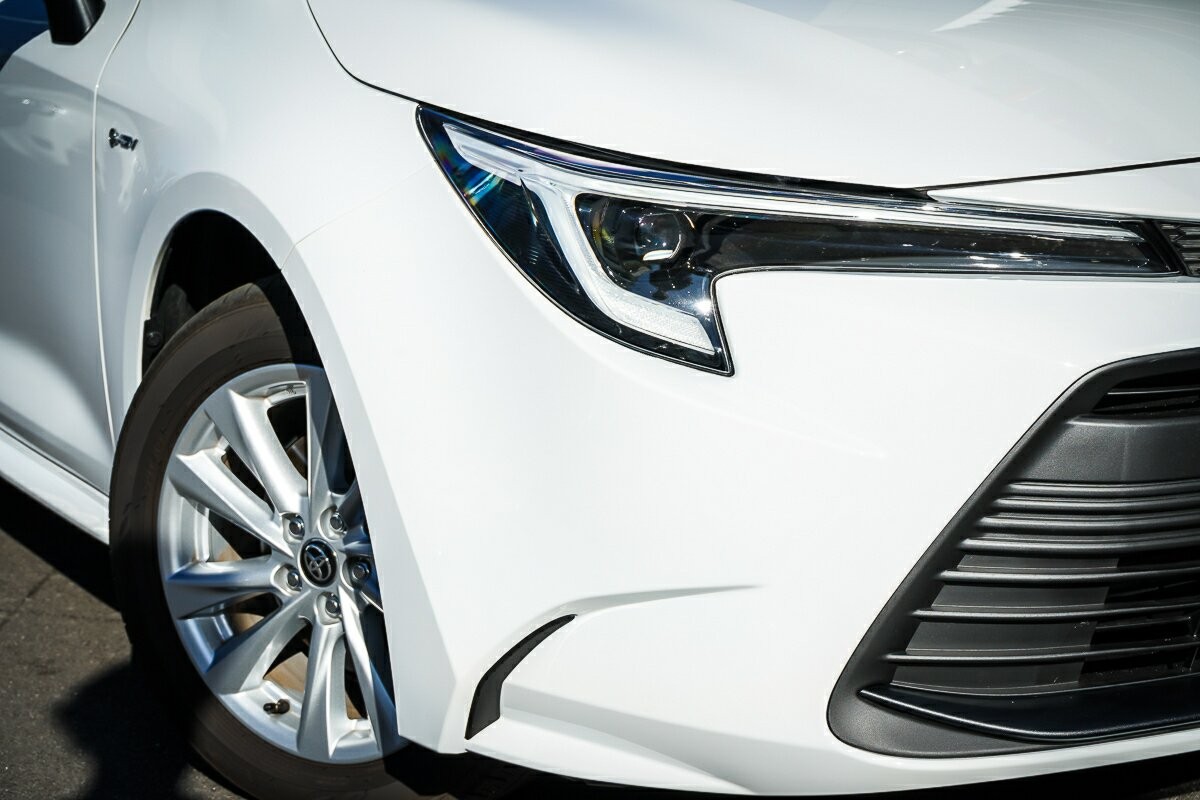 Toyota Corolla image 2