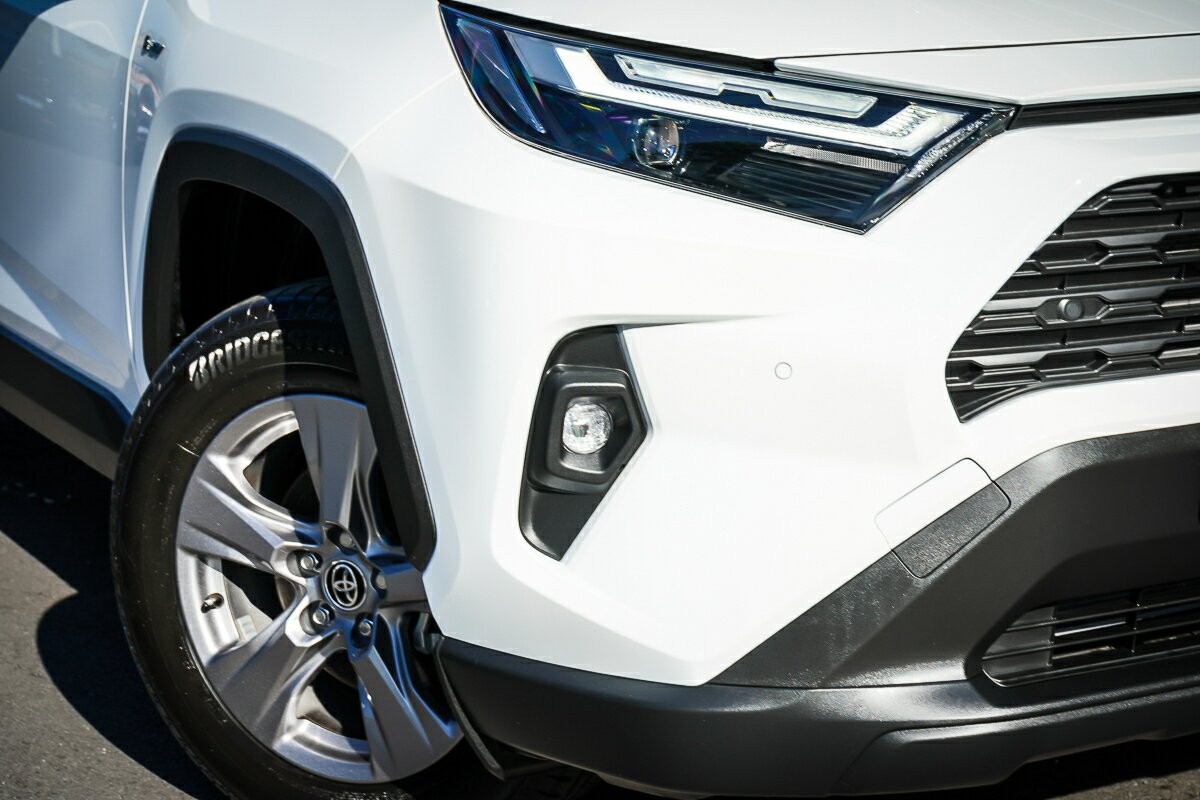 Toyota Rav4 image 2