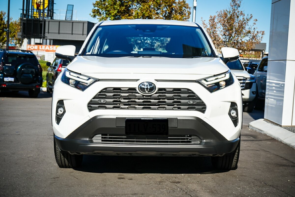 Toyota Rav4 image 3