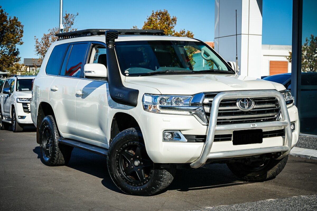 Toyota Landcruiser image 1