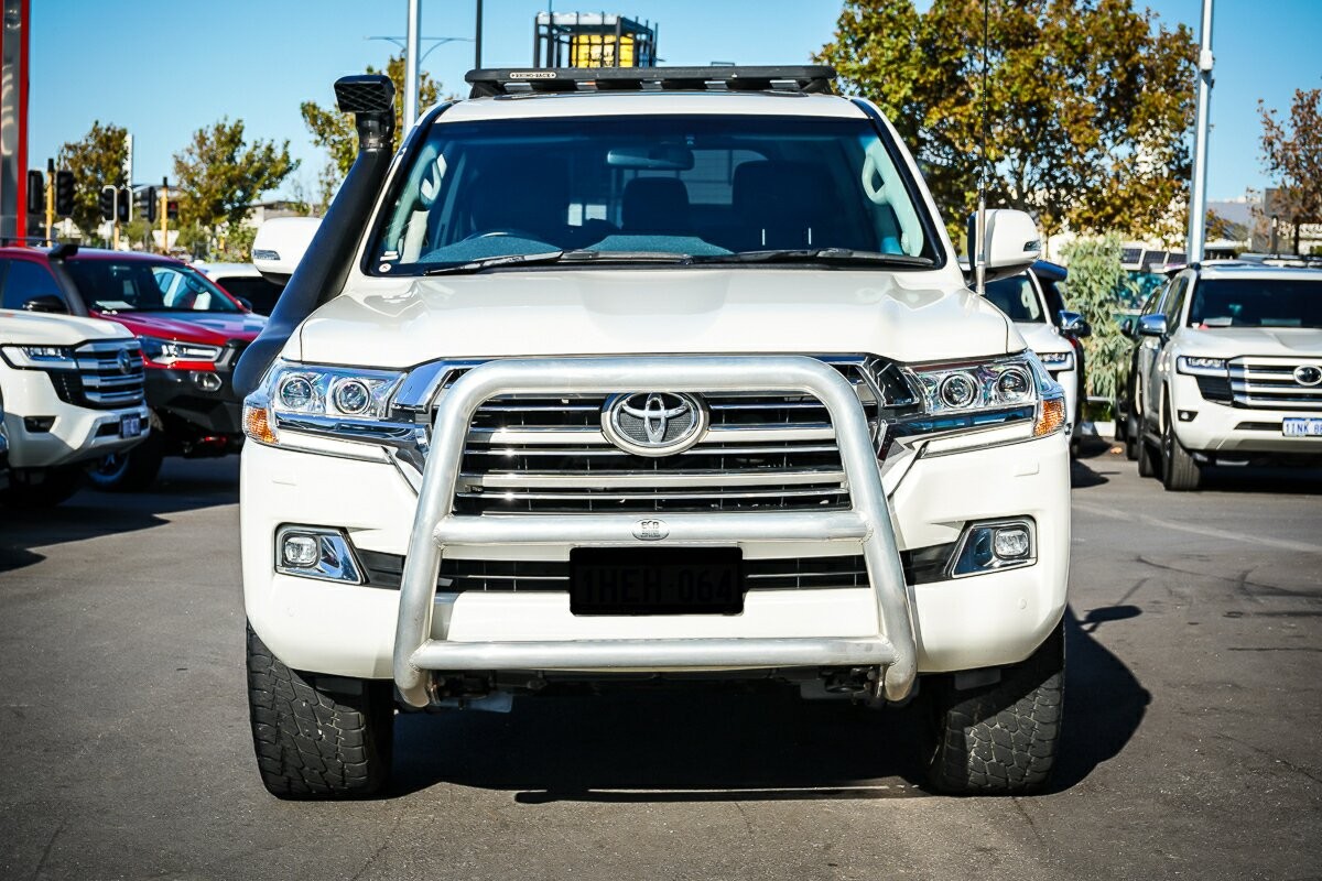 Toyota Landcruiser image 3