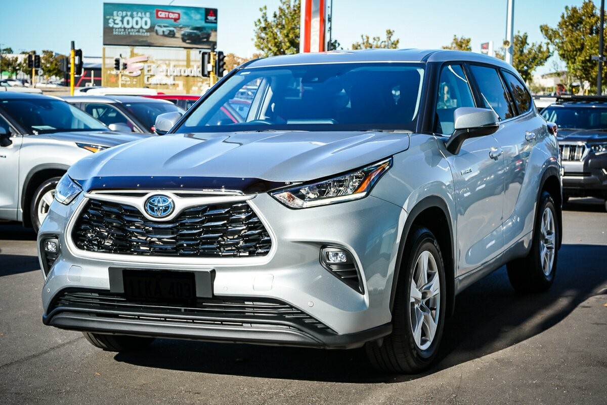 Toyota Kluger image 4