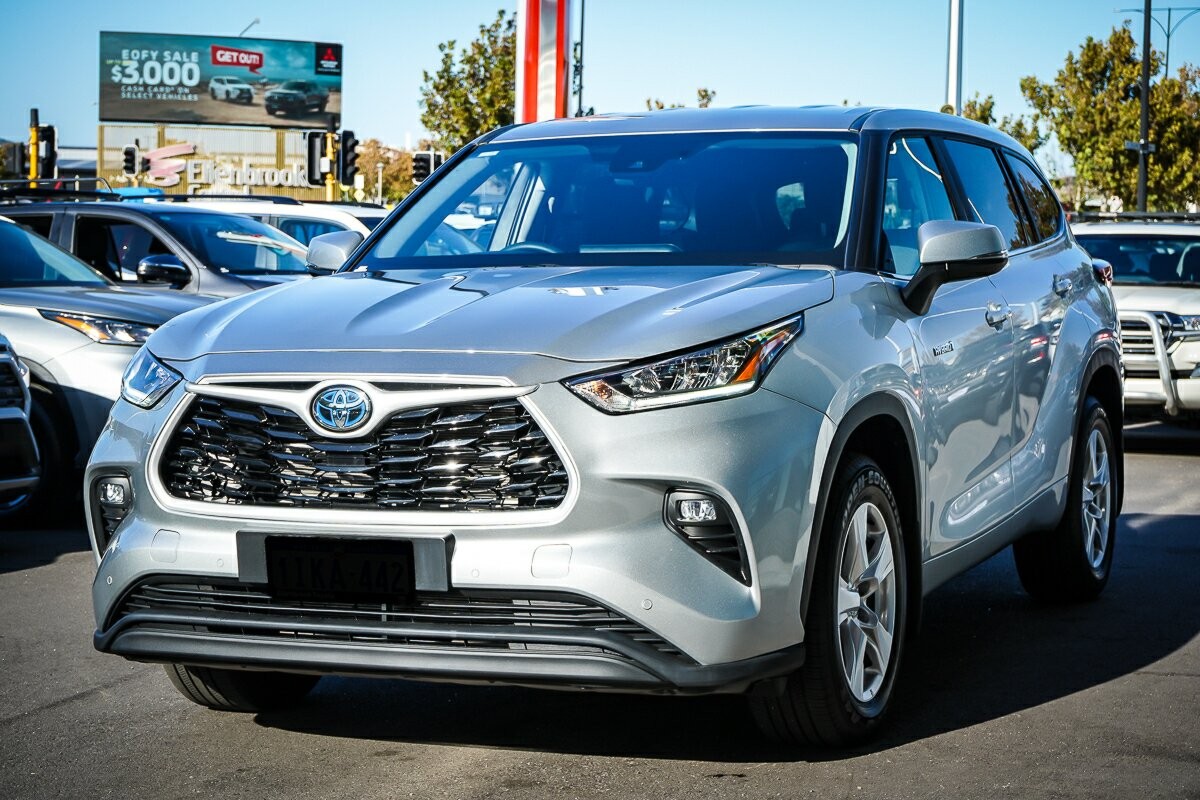 Toyota Kluger image 4