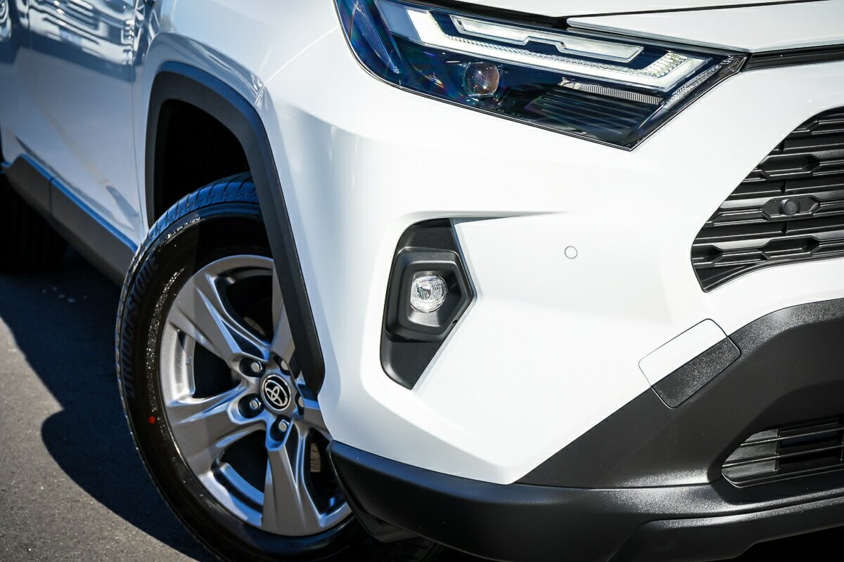 Toyota Rav4 image 2