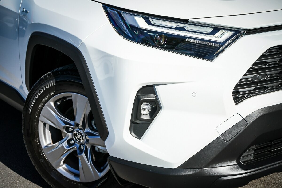 Toyota Rav4 image 2