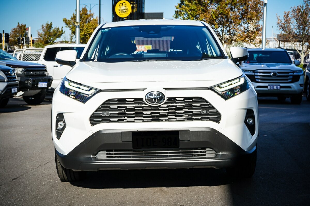 Toyota Rav4 image 3