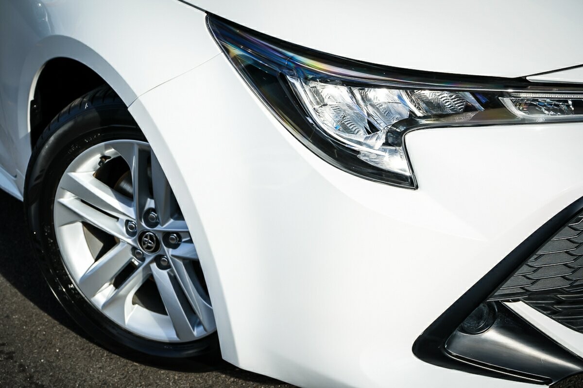 Toyota Corolla image 2