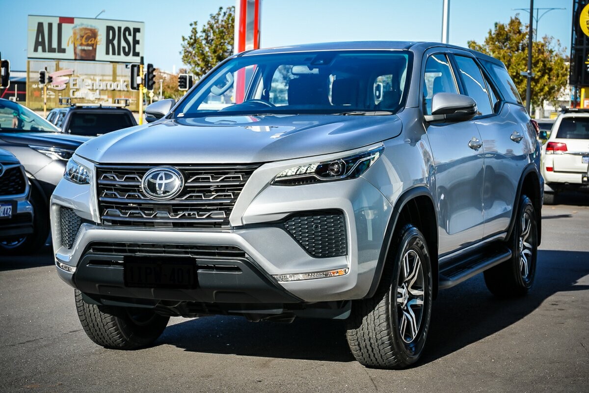 Toyota Fortuner image 4