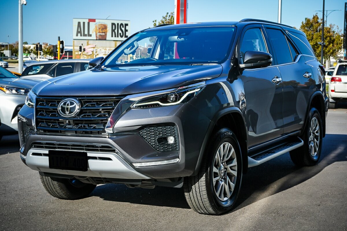 Toyota Fortuner image 4