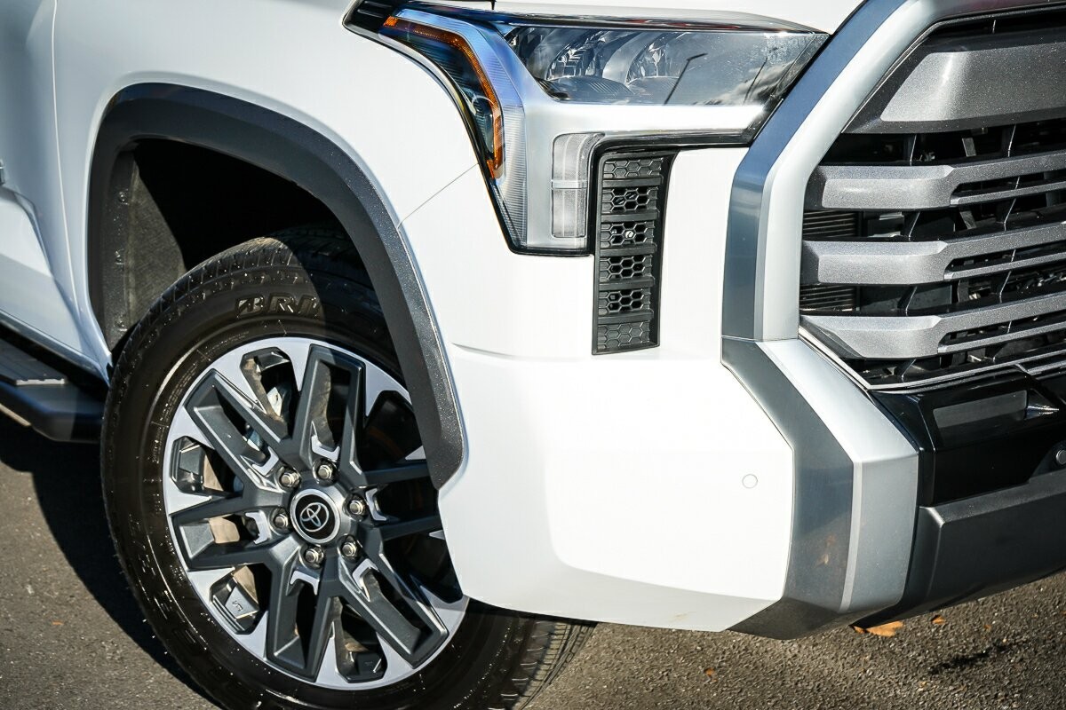 Toyota Tundra image 2