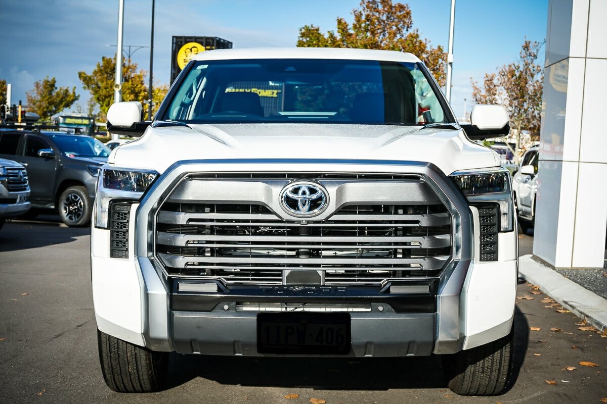 Toyota Tundra image 3