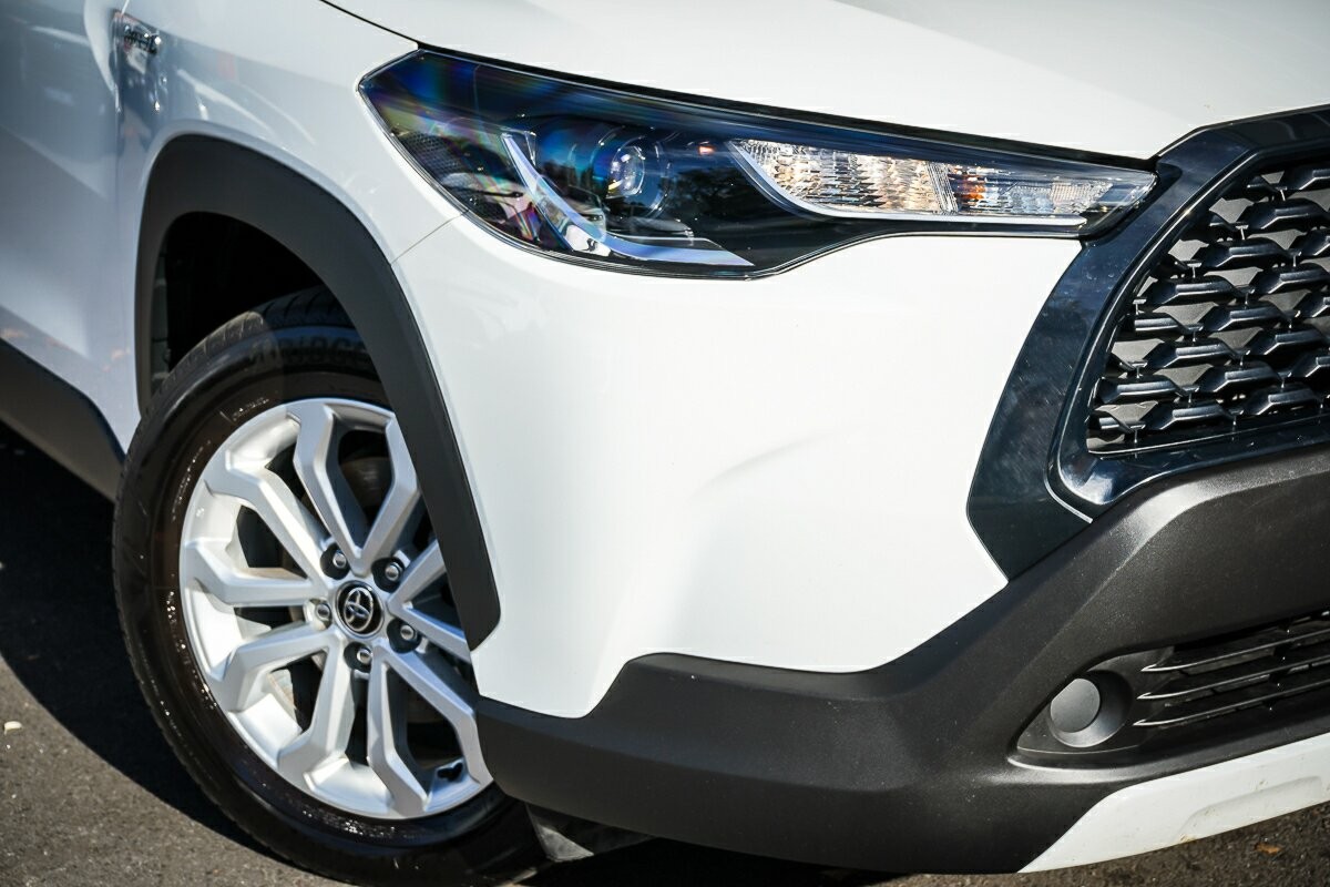 Toyota Corolla Cross image 2