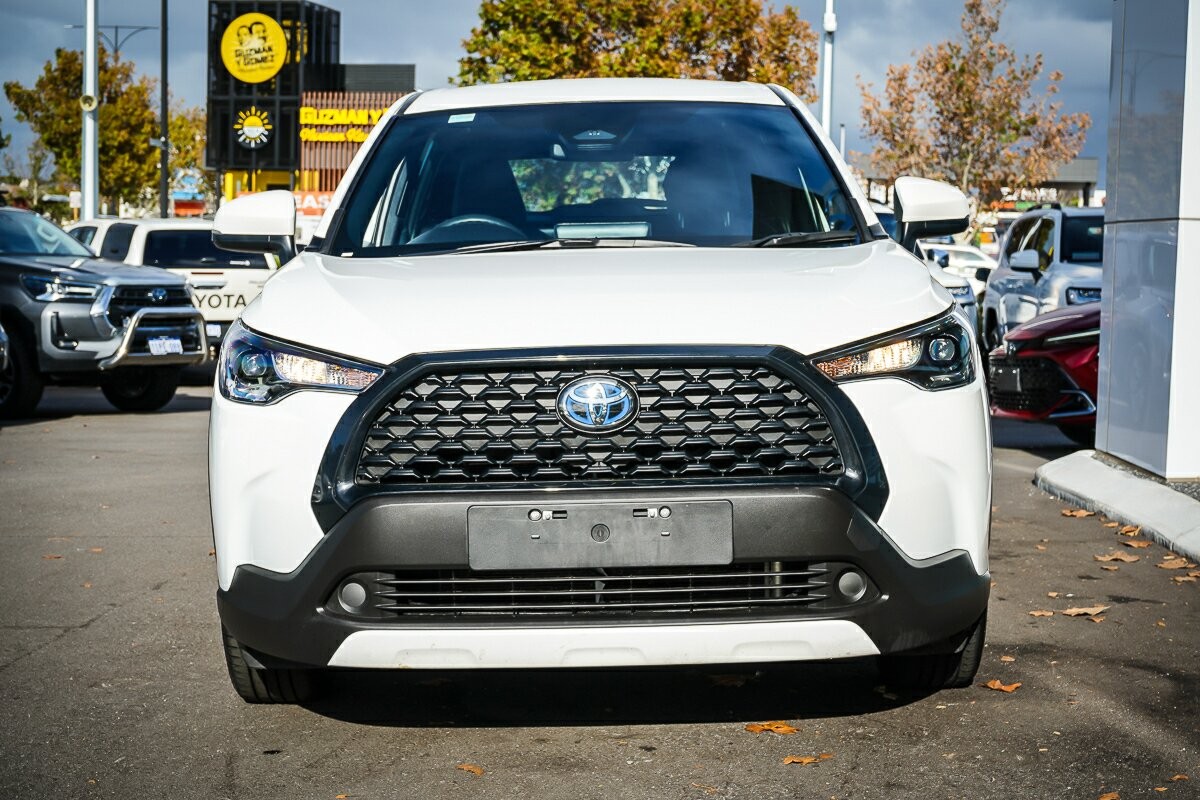 Toyota Corolla Cross image 3