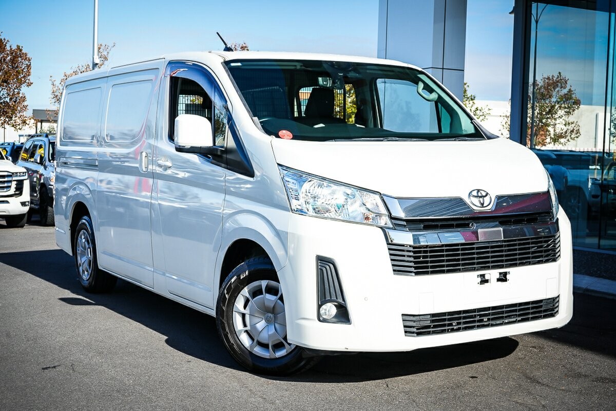 Toyota Hiace image 1