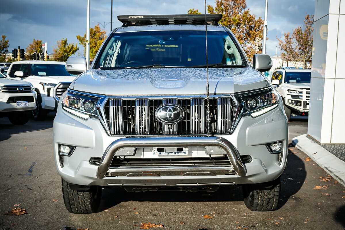 Toyota Landcruiser Prado image 3