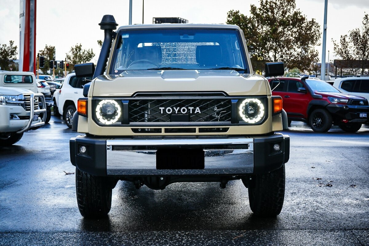 Toyota Landcruiser image 3