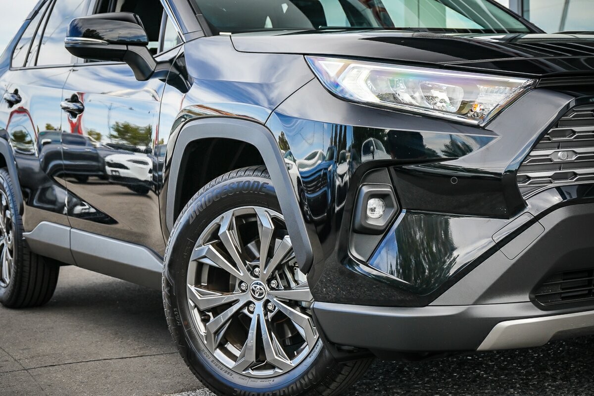 Toyota Rav4 image 2