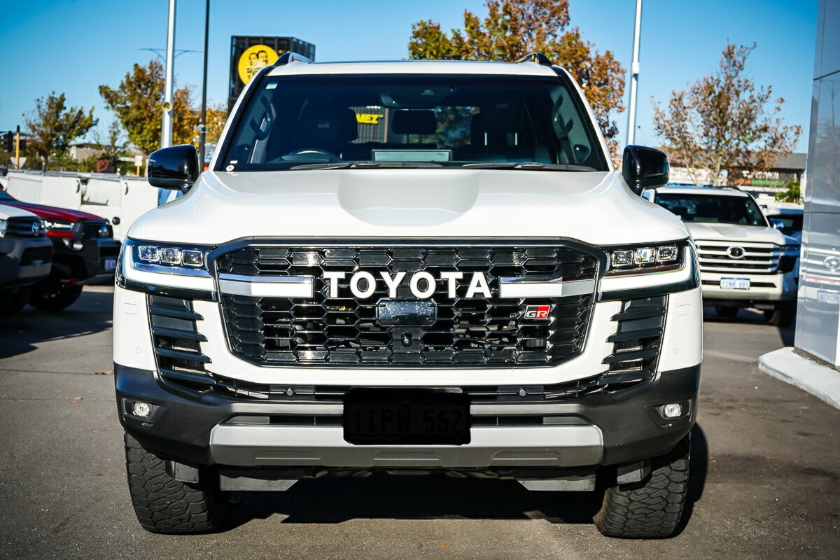 Toyota Landcruiser image 3