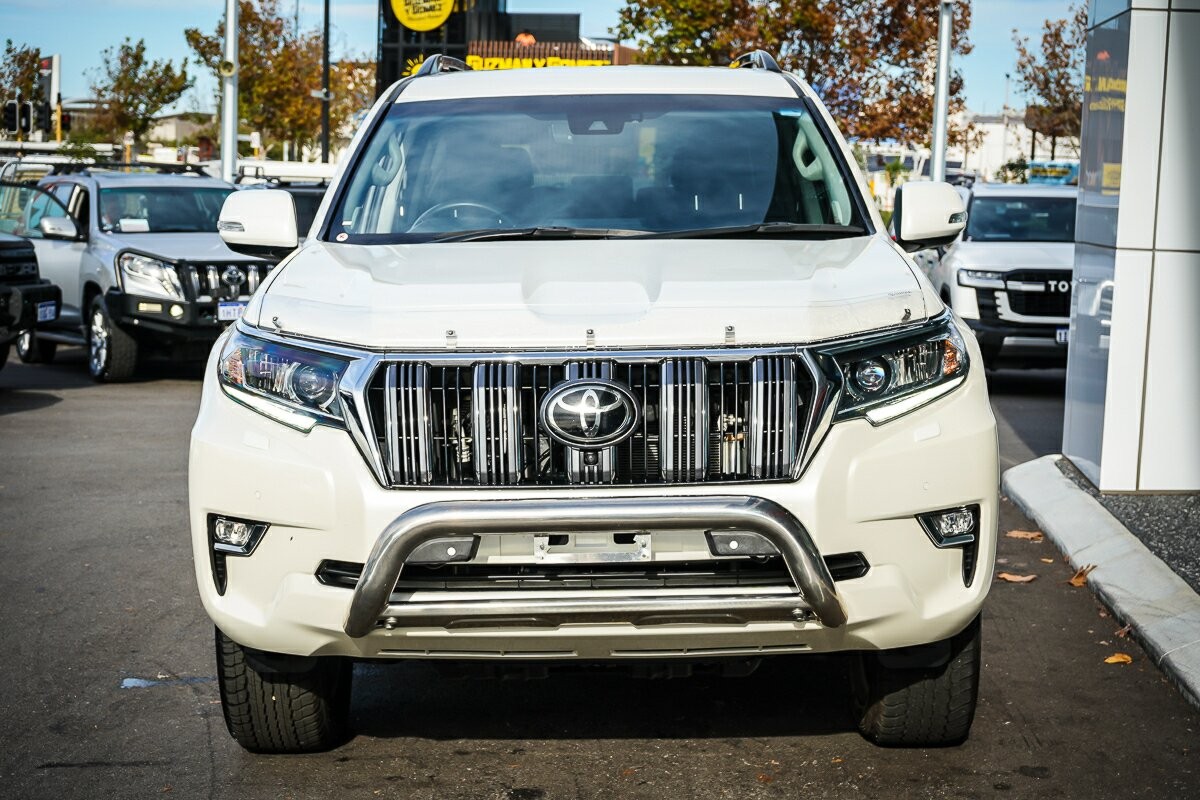 Toyota Landcruiser Prado image 3
