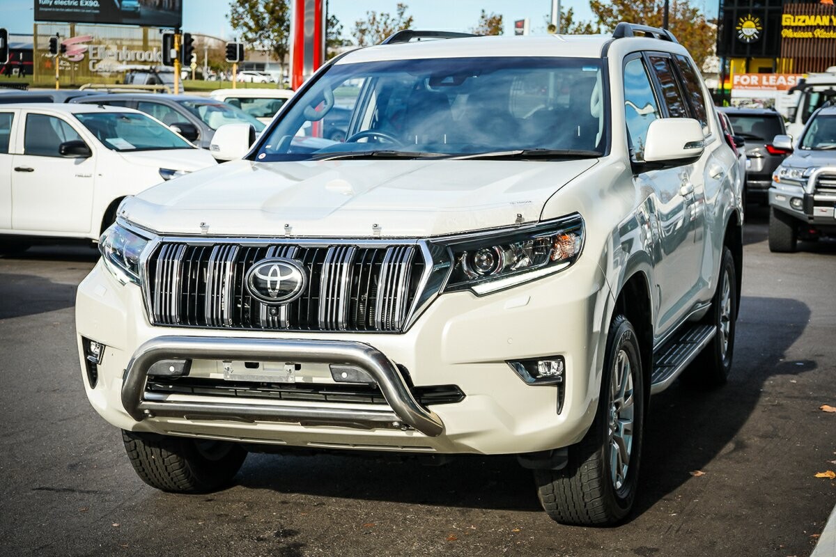 Toyota Landcruiser Prado image 4