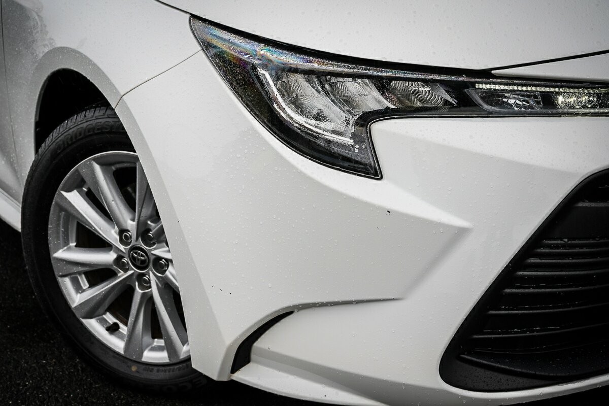 Toyota Corolla image 2