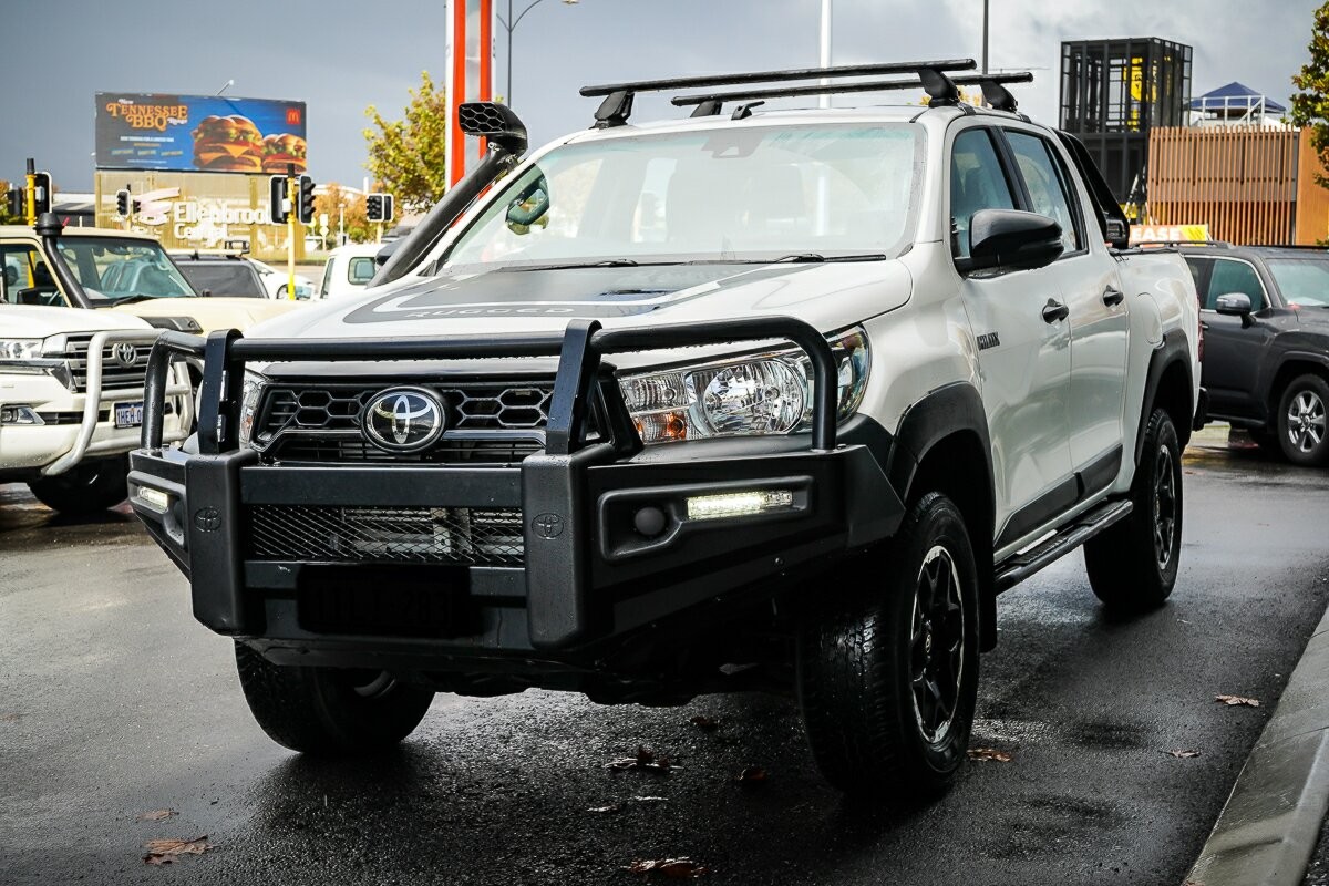 Toyota Hilux image 4