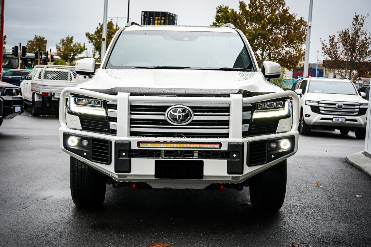 Toyota Landcruiser image 3
