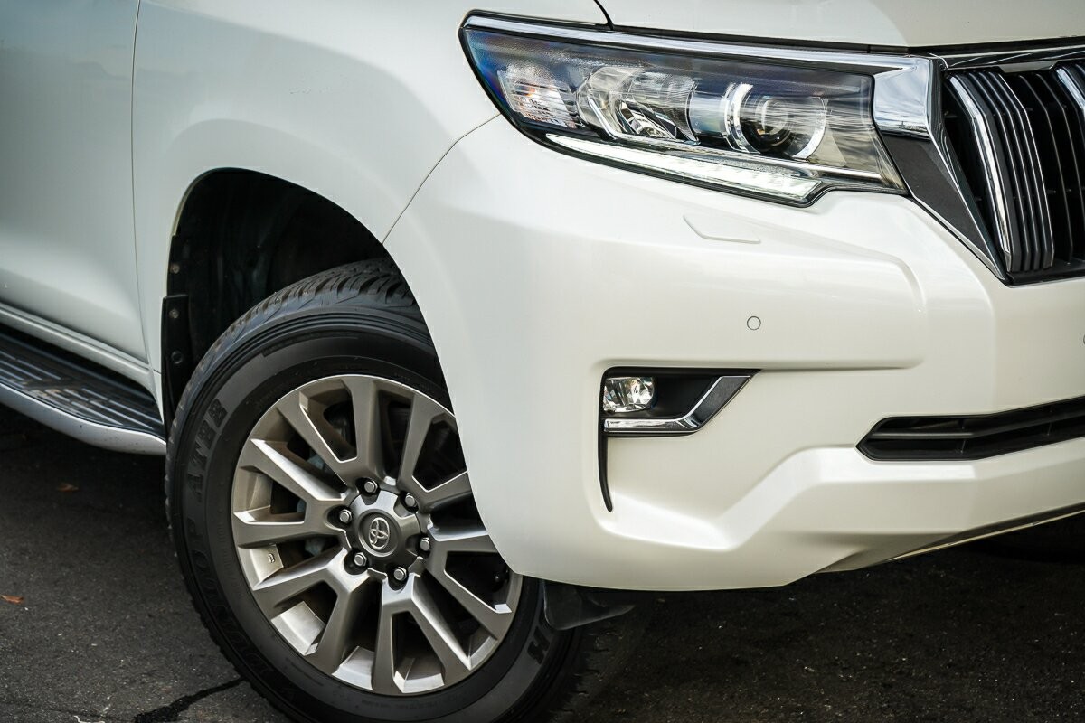 Toyota Landcruiser Prado image 2