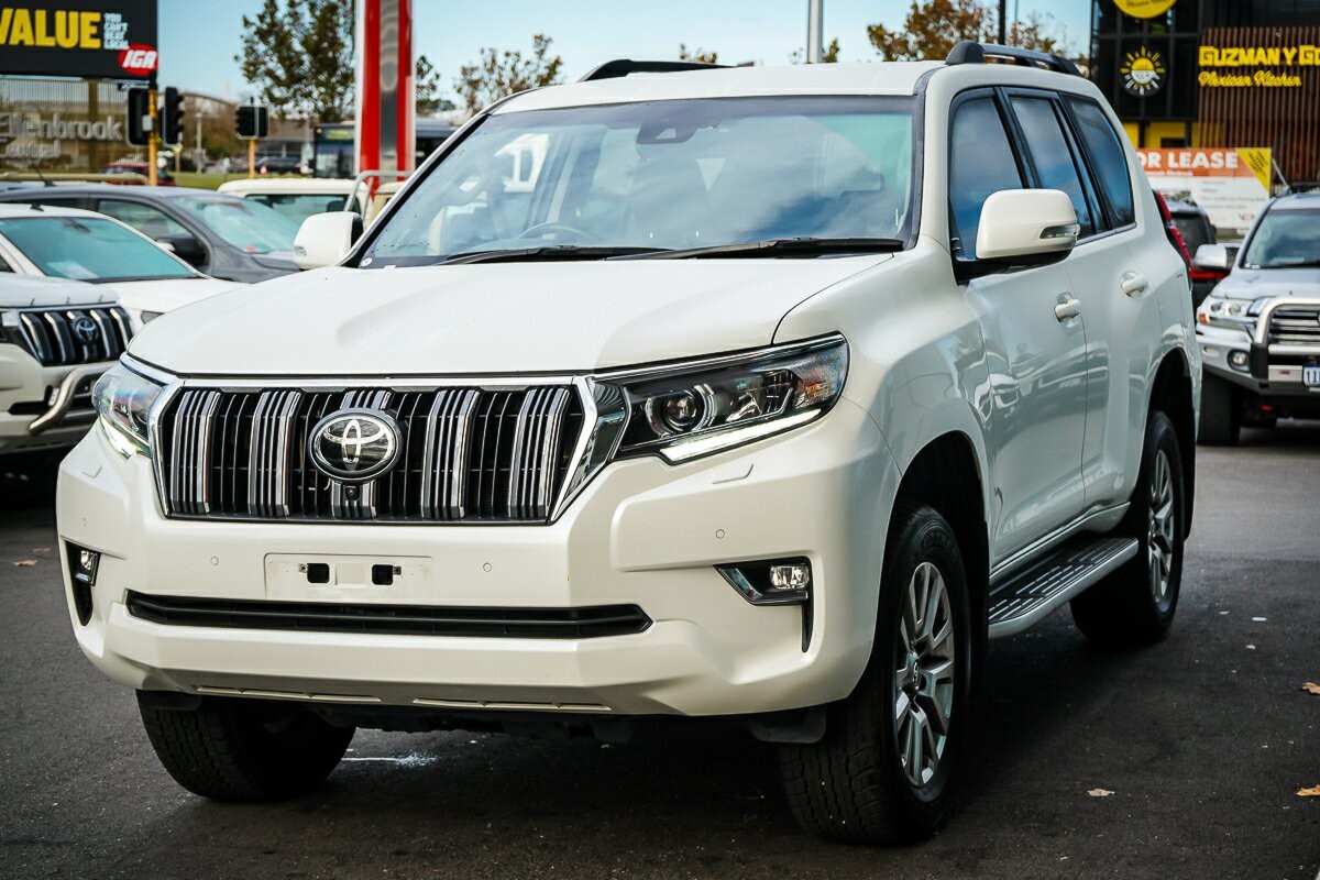 Toyota Landcruiser Prado image 4