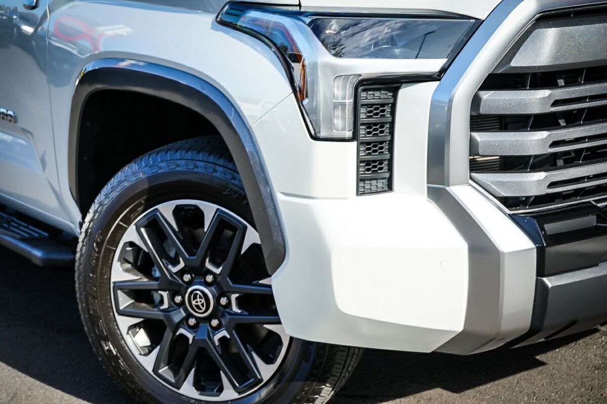 Toyota Tundra image 2