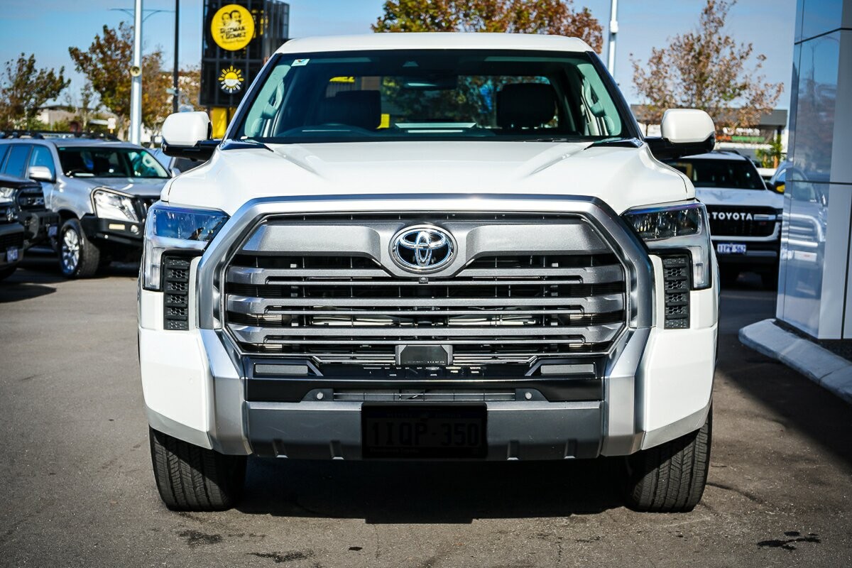 Toyota Tundra image 3