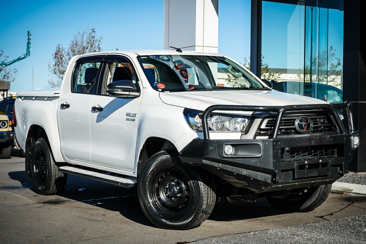 Toyota Hilux image 1