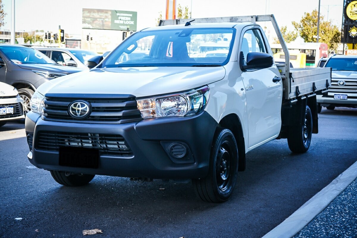 Toyota Hilux image 4