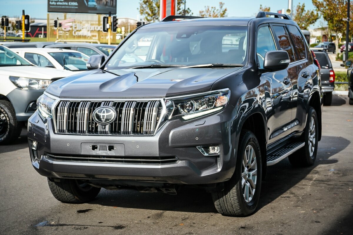 Toyota Landcruiser Prado image 4