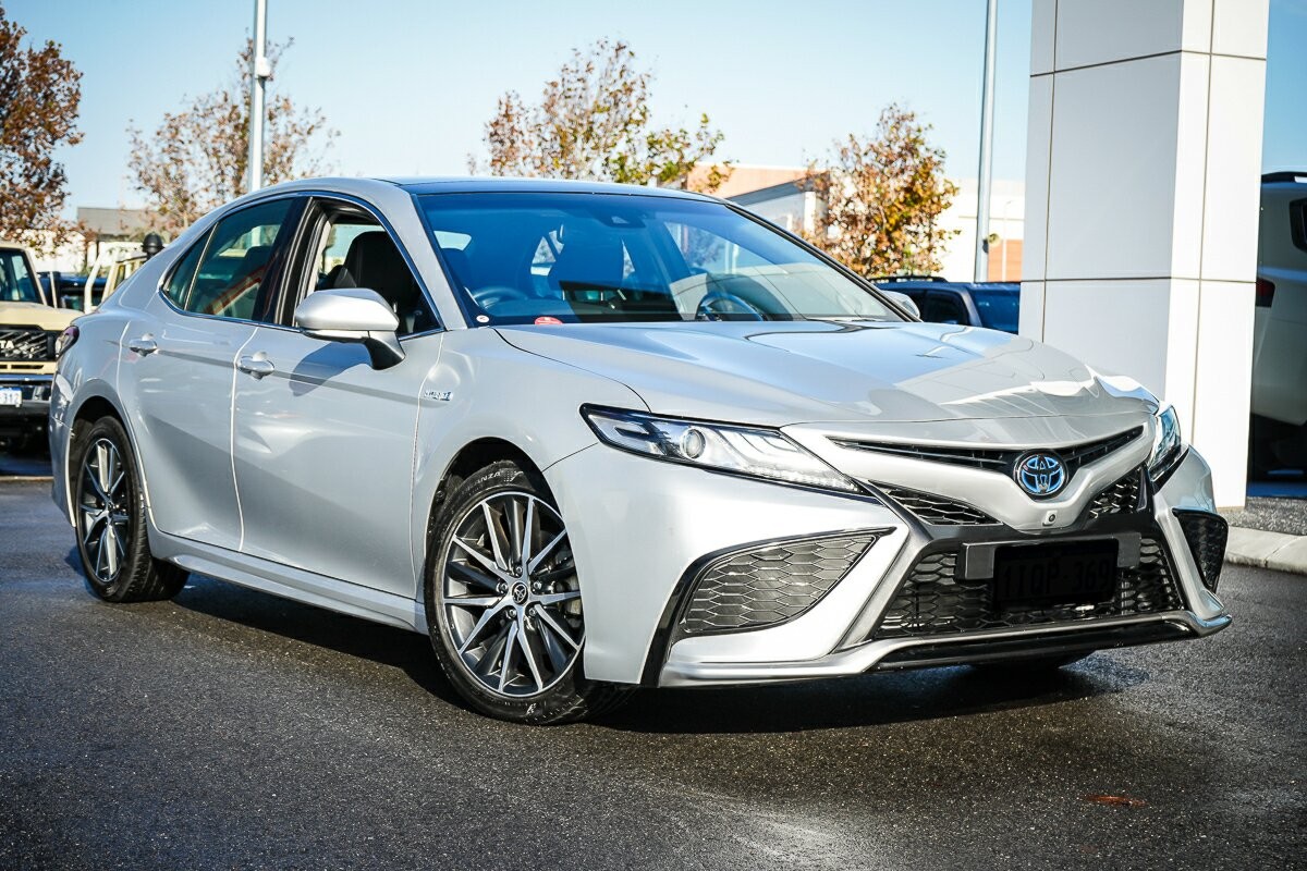 Toyota Camry image 1